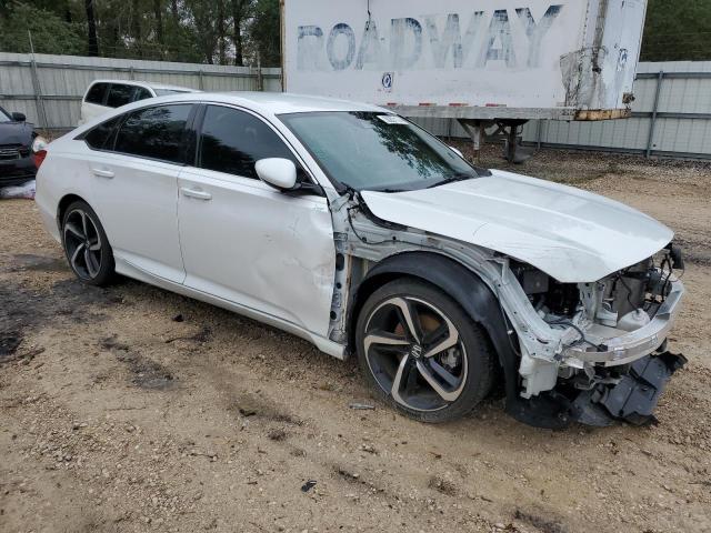 1HGCV1F30JA224209 - 2018 HONDA ACCORD SPORT WHITE photo 4