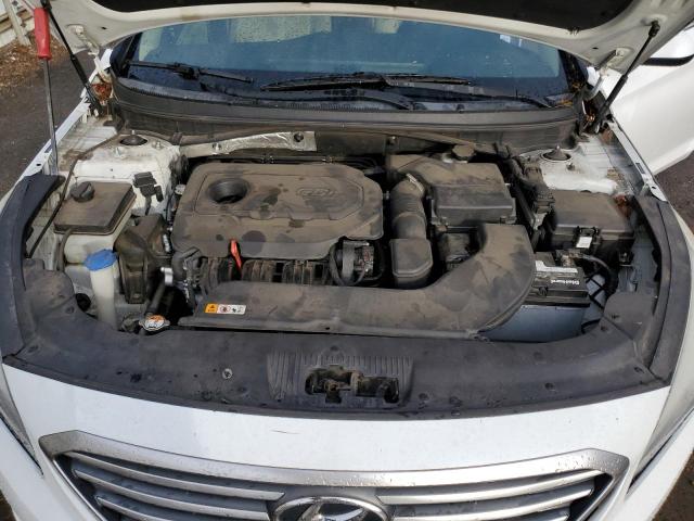 5NPE24AF5FH182560 - 2015 HYUNDAI SONATA SE WHITE photo 11