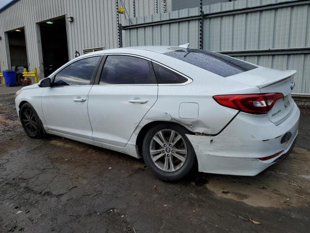 5NPE24AF5FH182560 - 2015 HYUNDAI SONATA SE WHITE photo 2