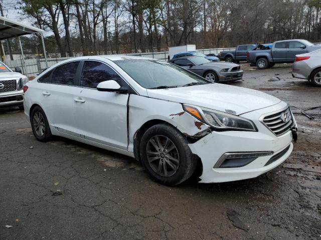 5NPE24AF5FH182560 - 2015 HYUNDAI SONATA SE WHITE photo 4