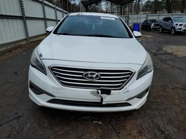 5NPE24AF5FH182560 - 2015 HYUNDAI SONATA SE WHITE photo 5