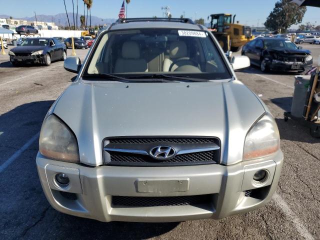 KM8JN12B29U980388 - 2009 HYUNDAI TUCSON SE GRAY photo 5