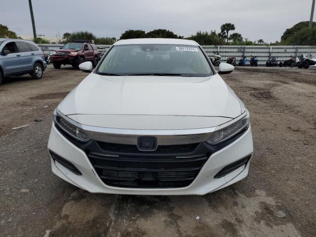 1HGCV1F17JA018464 - 2018 HONDA ACCORD LX WHITE photo 5