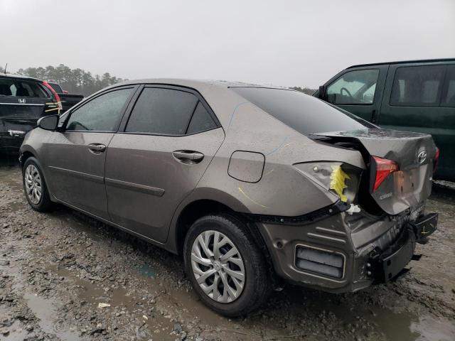 2T1BURHE7JC096413 - 2018 TOYOTA COROLLA L GRAY photo 2