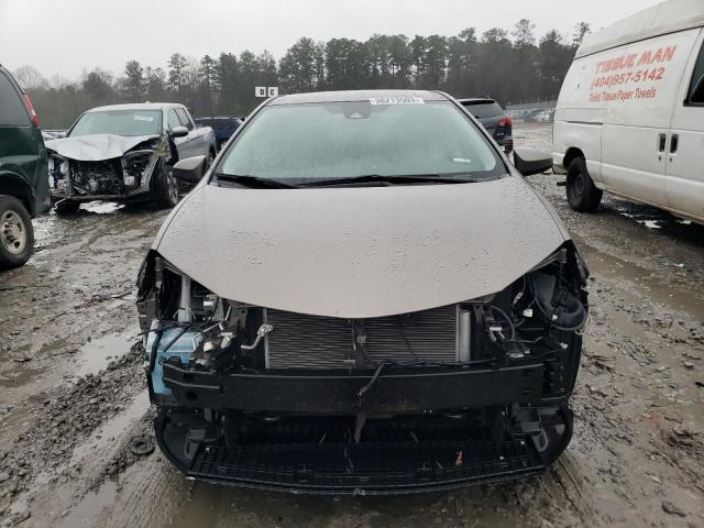 2T1BURHE7JC096413 - 2018 TOYOTA COROLLA L GRAY photo 5