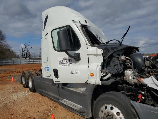 3AKJGLDRXHSHF1347 - 2017 FREIGHTLINER CASCADIA 1 WHITE photo 9