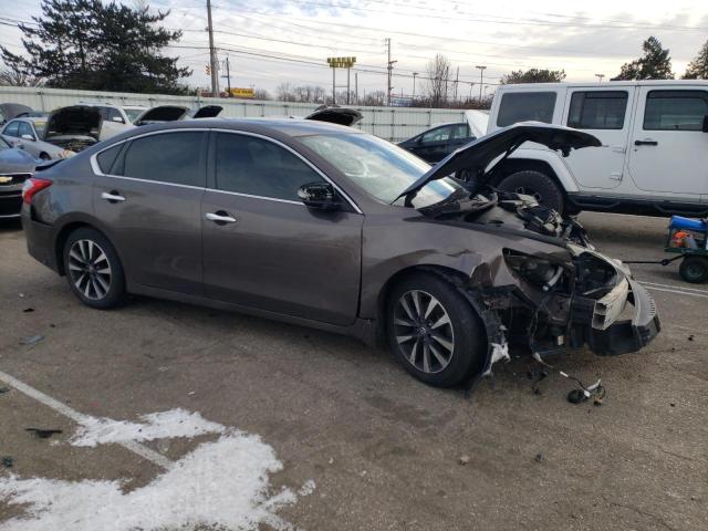 1N4AL3AP3GC136128 - 2016 NISSAN ALTIMA 2.5 SILVER photo 4