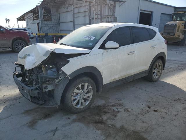 KM8J23A46LU144419 - 2020 HYUNDAI TUCSON SE WHITE photo 1