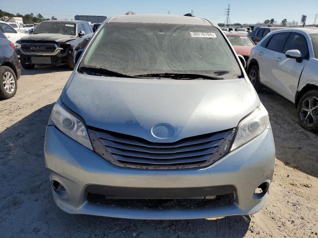 5TDKZ3DC0HS806160 - 2017 TOYOTA SIENNA LE SILVER photo 5