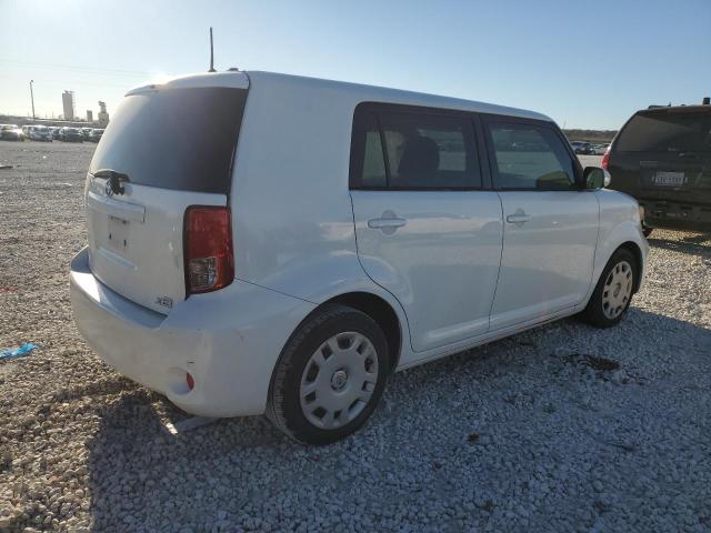 JTLZE4FE9CJ006076 - 2012 TOYOTA SCION XB WHITE photo 3