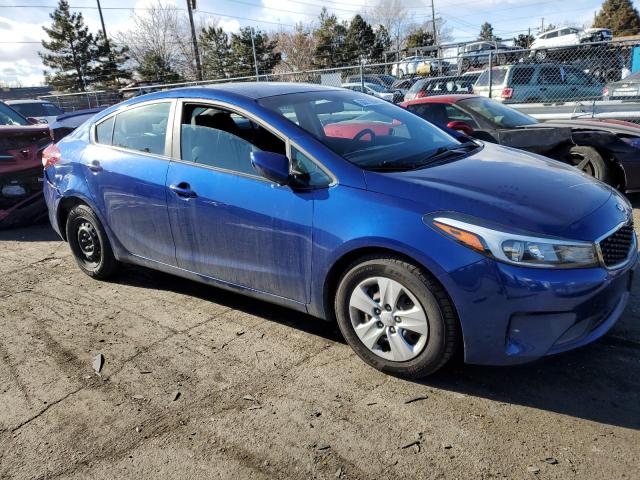 3KPFL4A78HE145360 - 2017 KIA FORTE LX BLUE photo 4