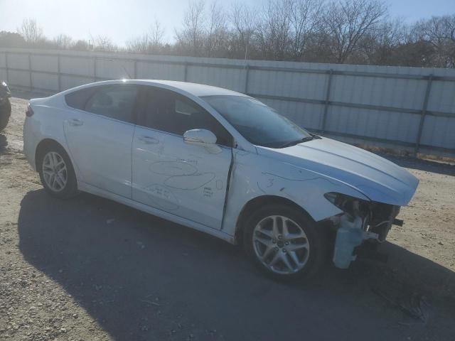 1FA6P0H75F5107750 - 2015 FORD FUSION SE WHITE photo 4