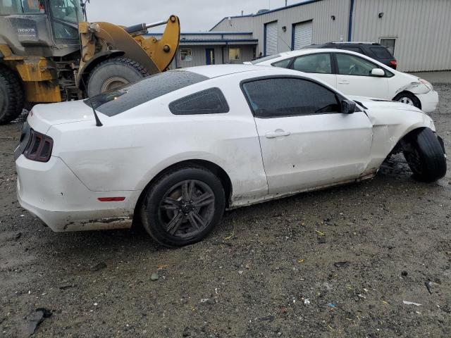 1ZVBP8AM7E5241713 - 2014 FORD MUSTANG WHITE photo 3