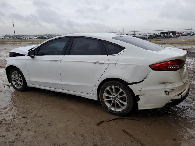 3FA6P0H77KR122340 - 2019 FORD FUSION SE WHITE photo 2