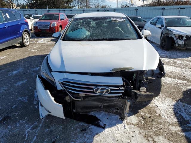 5NPE24AFXGH286544 - 2016 HYUNDAI SONATA SE WHITE photo 5