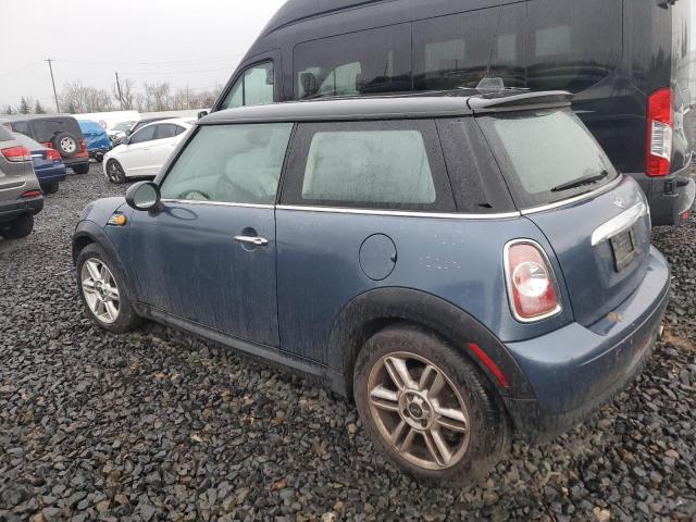 WMWSU3C53BT099658 - 2011 MINI COOPER BLUE photo 2