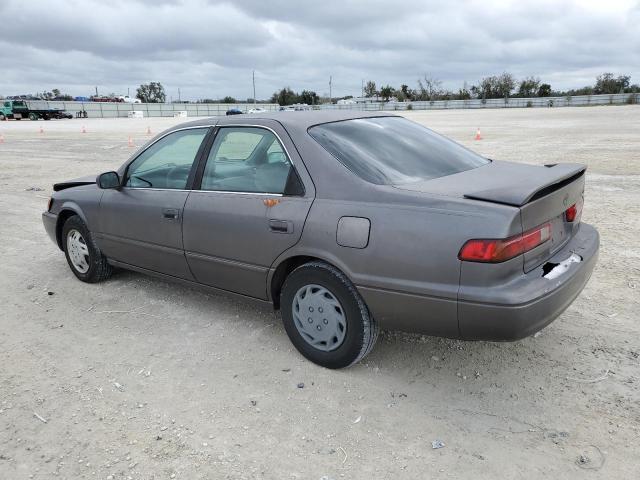 4T1BG22K2VU057908 - 1997 TOYOTA CAMRY CE GRAY photo 2