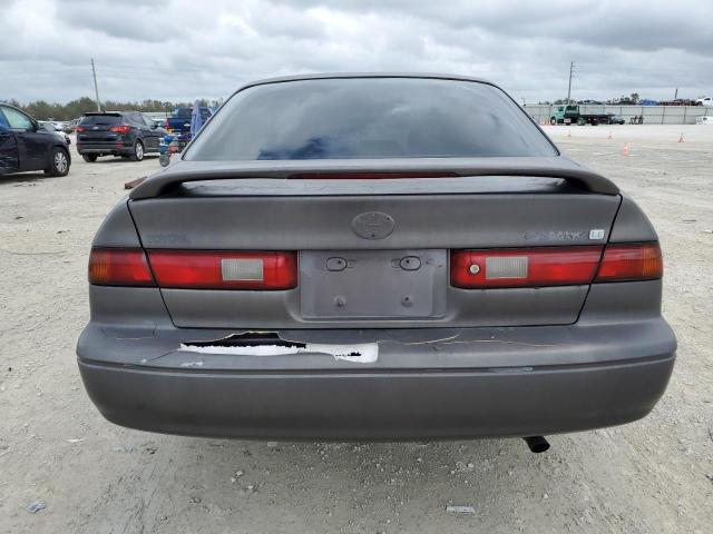 4T1BG22K2VU057908 - 1997 TOYOTA CAMRY CE GRAY photo 6