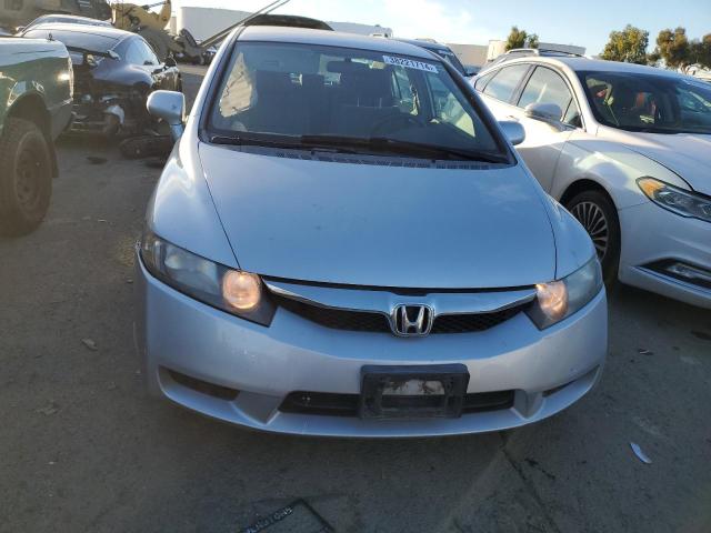 19XFA16549E039890 - 2009 HONDA CIVIC LX SILVER photo 5