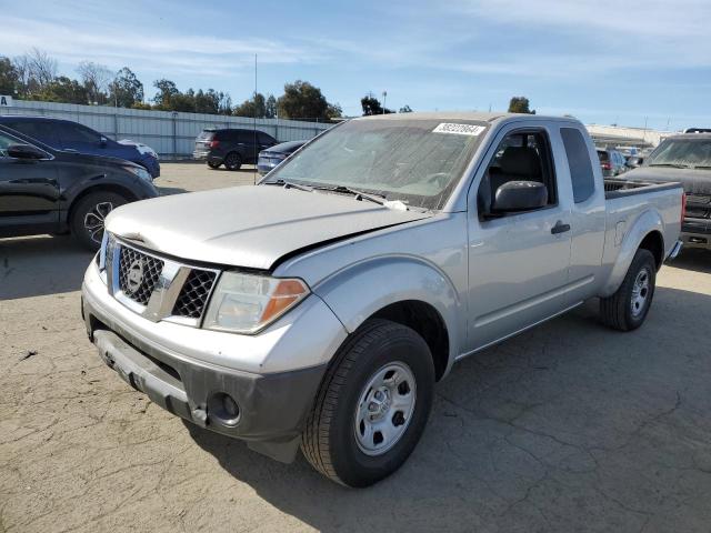 1N6BD06T75C434806 - 2005 NISSAN FRONTIER KING CAB XE SILVER photo 1