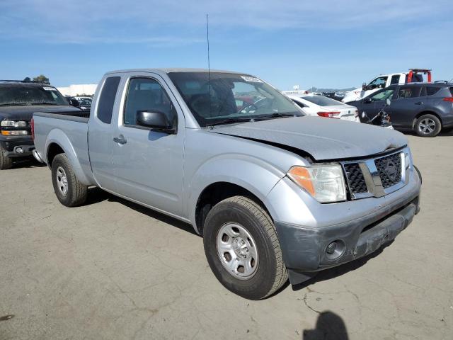 1N6BD06T75C434806 - 2005 NISSAN FRONTIER KING CAB XE SILVER photo 4