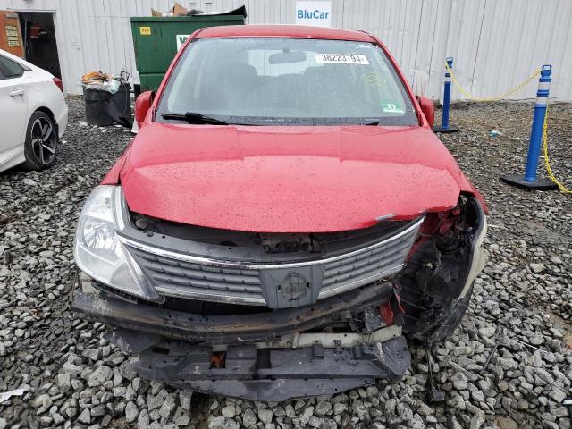 3N1BC13E49L448046 - 2009 NISSAN VERSA S RED photo 5