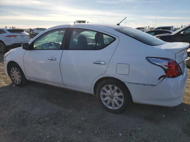 3N1CN7AP7KL868069 - 2019 NISSAN VERSA S WHITE photo 2