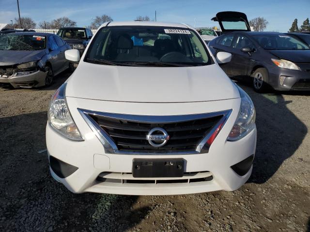 3N1CN7AP7KL868069 - 2019 NISSAN VERSA S WHITE photo 5