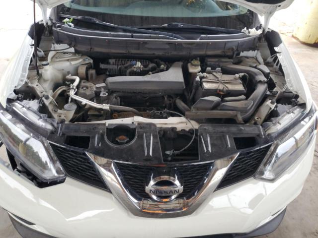 KNMAT2MTXGP640150 - 2016 NISSAN ROGUE S WHITE photo 11