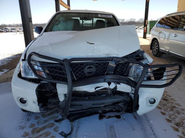 1N6AD0ER0JN737751 - 2018 NISSAN FRONTIER S WHITE photo 5