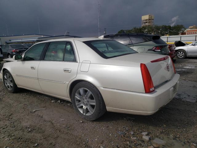 1G6KP5E93AU117318 - 2010 CADILLAC DTS PLATINUM BEIGE photo 2