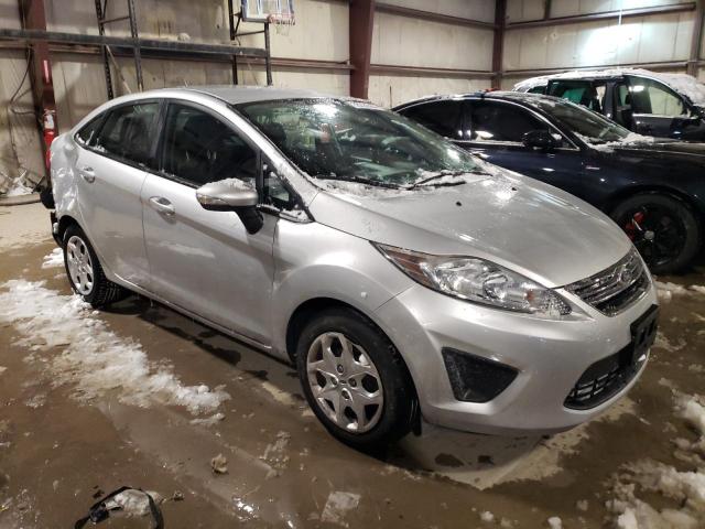 3FADP4BJ2DM214569 - 2013 FORD FIESTA SE SILVER photo 4