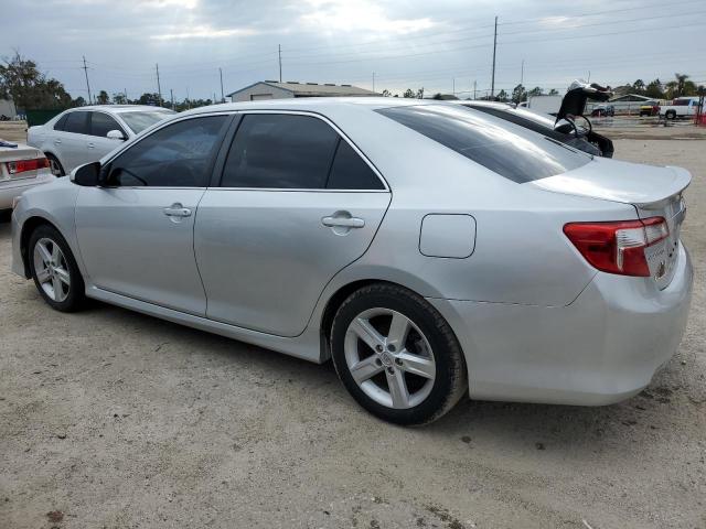 4T1BF1FKXEU453561 - 2014 TOYOTA CAMRY L SILVER photo 2