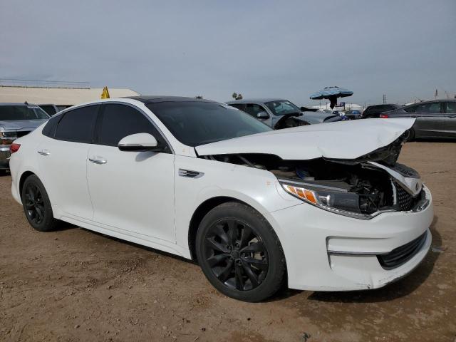 5XXGU4L32GG064999 - 2016 KIA OPTIMA EX WHITE photo 4