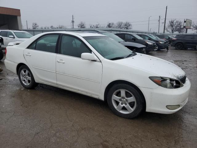 4T1BA32K54U503250 - 2004 TOYOTA CAMRY SE WHITE photo 4