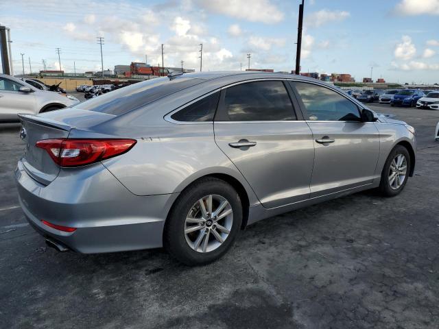 5NPE24AF2HH557467 - 2017 HYUNDAI SONATA SE GRAY photo 3