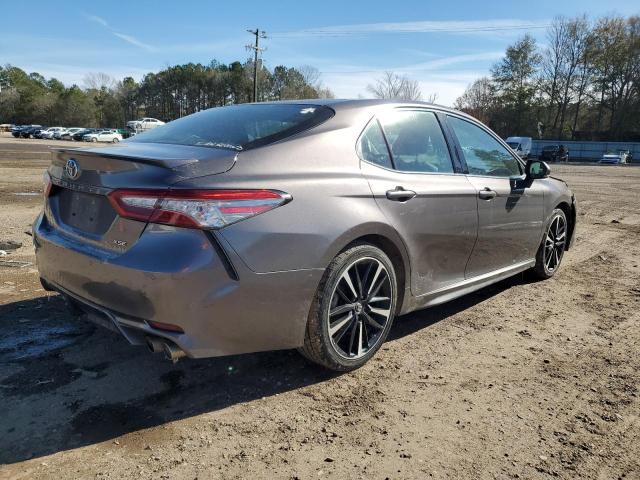 4T1B61HK9JU065356 - 2018 TOYOTA CAMRY XSE GRAY photo 3