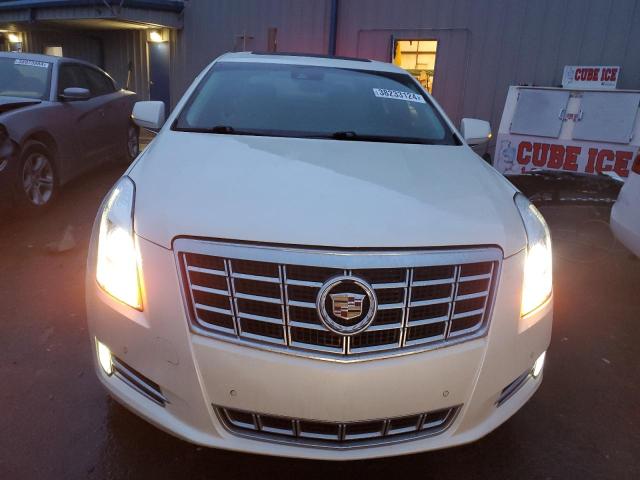 2G61S5S39D9156717 - 2013 CADILLAC XTS PREMIUM COLLECTION WHITE photo 5