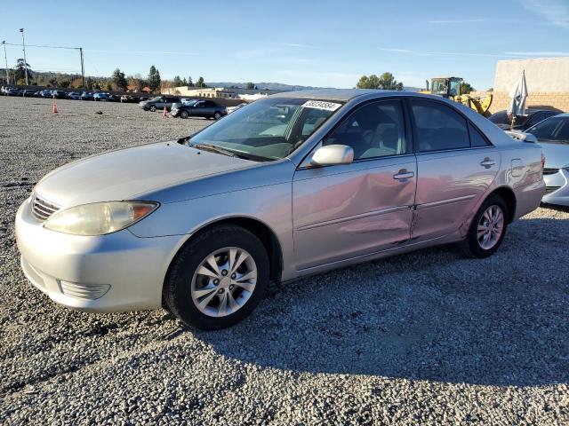 4T1BF30K55U099209 - 2005 TOYOTA CAMRY LE SILVER photo 1