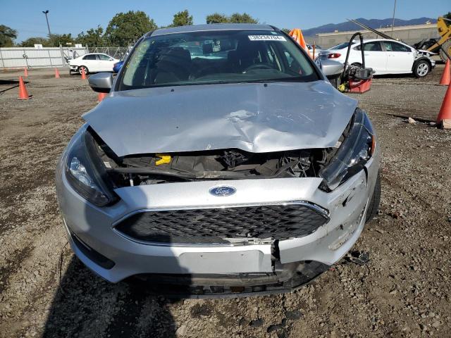 1FADP3H22JL322620 - 2018 FORD FOCUS SEL SILVER photo 5