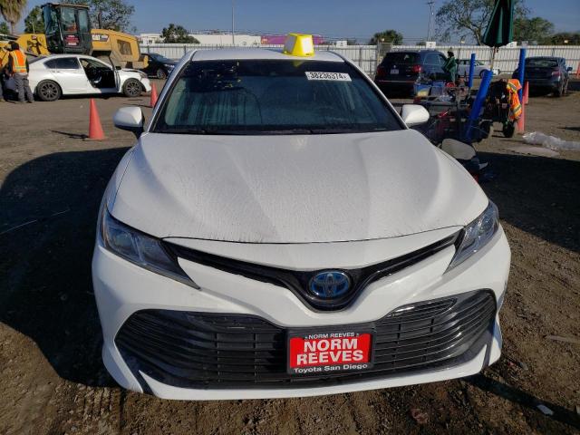 4T1C31AKXLU011364 - 2020 TOYOTA CAMRY LE WHITE photo 5