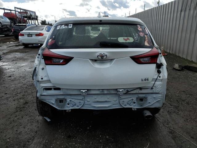 JTNKARJE8JJ566659 - 2018 TOYOTA COROLLA IM WHITE photo 6