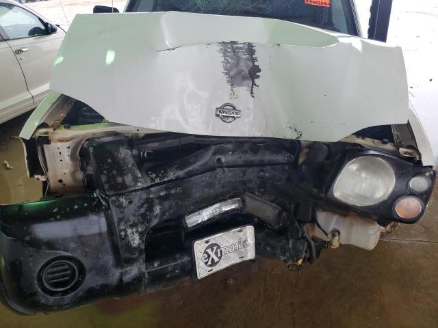 1N6ED26Y51C300777 - 2001 NISSAN FRONTIER KING CAB XE WHITE photo 11