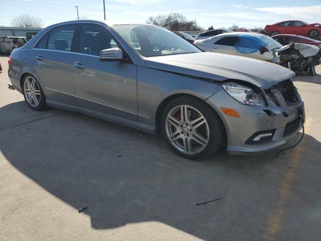 WDDHF9AB5AA223884 - 2010 MERCEDES-BENZ E 550 4MATIC GRAY photo 4