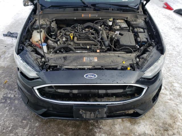 3FA6P0HD4KR133818 - 2019 FORD FUSION SE BLACK photo 11