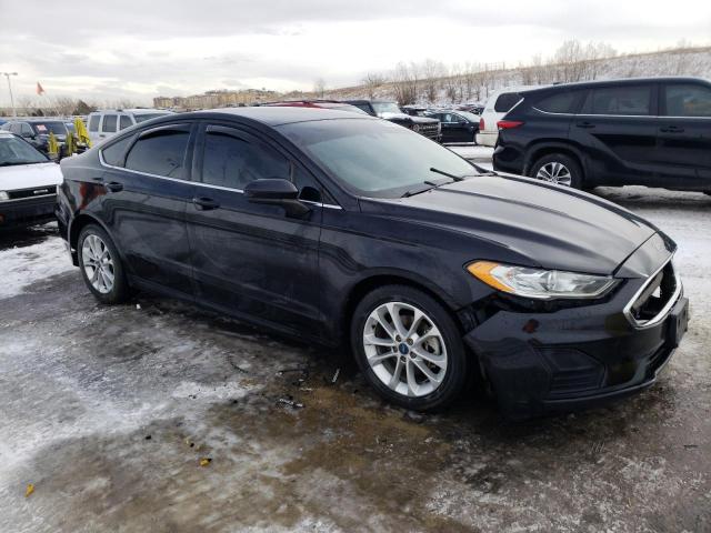 3FA6P0HD4KR133818 - 2019 FORD FUSION SE BLACK photo 4