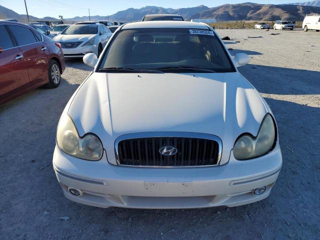 KMHWF35H23A880444 - 2003 HYUNDAI SONATA GLS WHITE photo 4