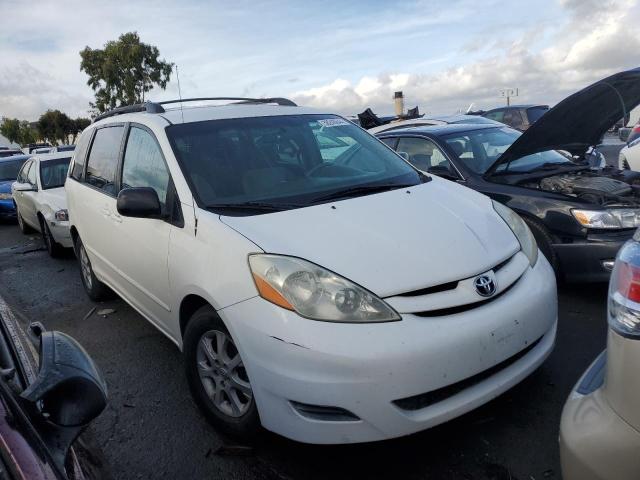 5TDZK23C18S154325 - 2008 TOYOTA SIENNA CE WHITE photo 4