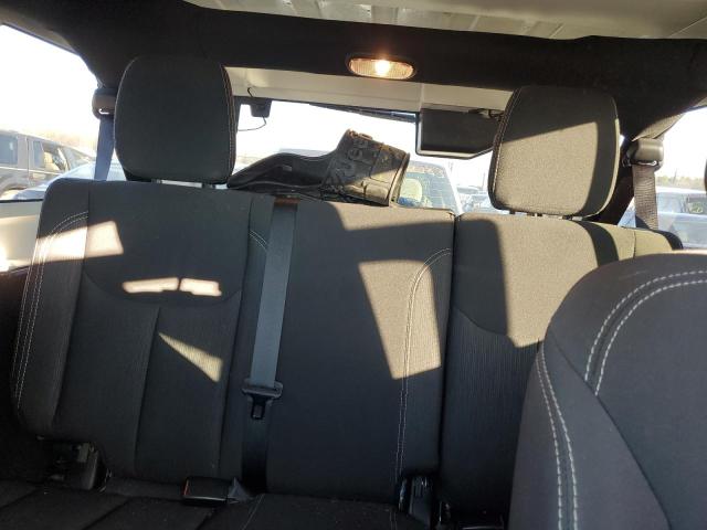 1C4BJWEGXJL847011 - 2018 JEEP WRANGLER U SAHARA SILVER photo 10