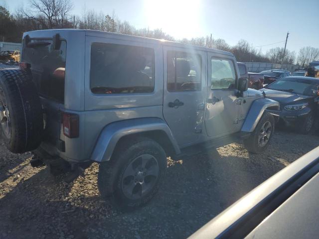 1C4BJWEGXJL847011 - 2018 JEEP WRANGLER U SAHARA SILVER photo 3